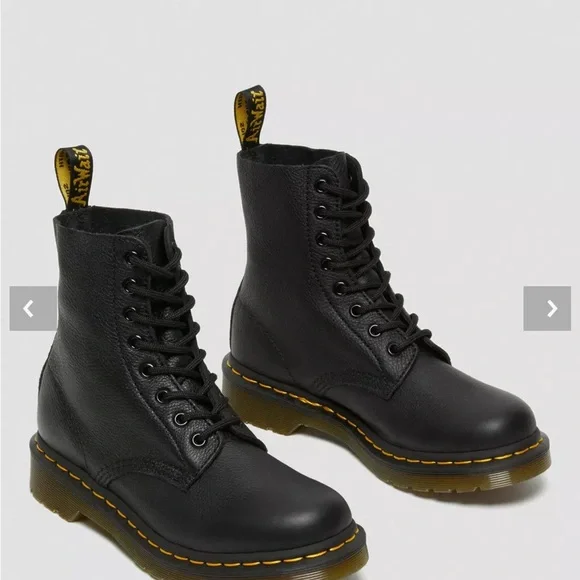 Dr. Martens - Pascal Virginia Leather Lace Up Boots Black - Picture 2 of 7